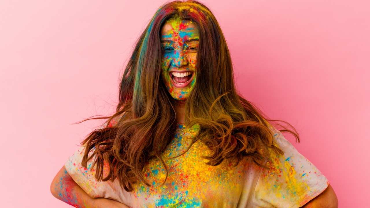 10 Pre & Post Holi Tips To Save Your Skin This Festival! 
