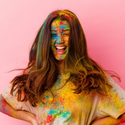 10 Pre & Post Holi Tips To Save Your Skin This Festival! 